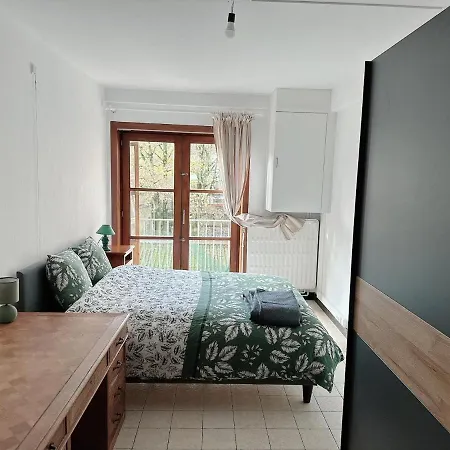 Apartment Centre *